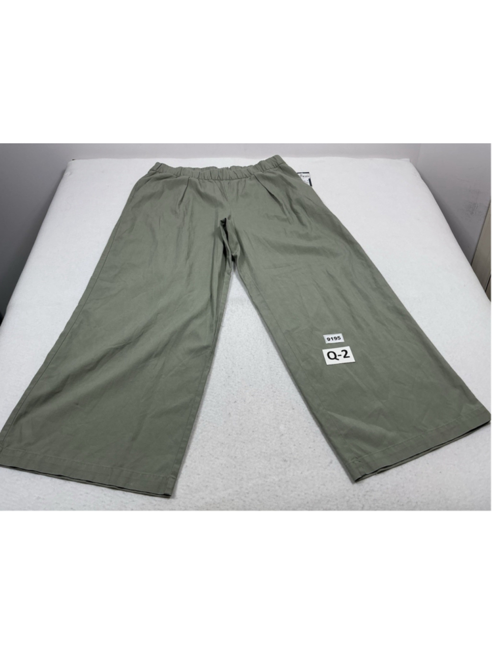 Womans NWT Universal Thread Pullon Slacks Size XL Olive Green